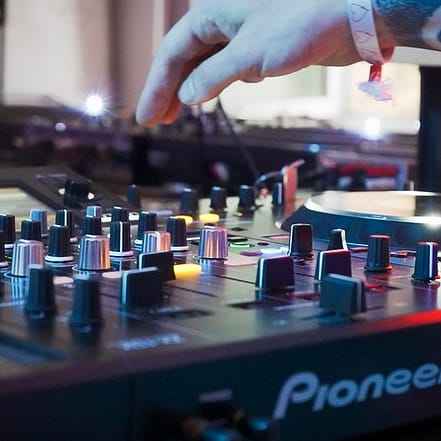 Bis zu 53% Rabatt auf den DJ- / AV-Kurs bei Ministry of Mixing Berlin OXGE.com Special Offers, Deals & Discounts in Germany