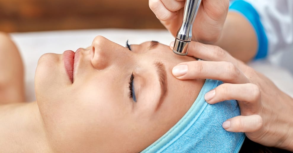 Kosmetische Microneedling-Behandlung mit Hyaluron-Serum München OXGE.com Special Offers, Deals & Discounts in Germany