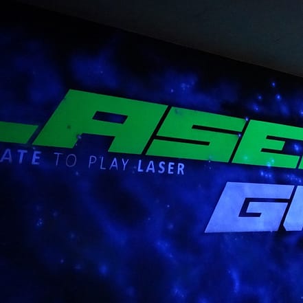 Action pur: 1, 4 oder 5 Runden Lasertag à 15 Min. für 1 Person Frankfurt OXGE.com Special Offers, Deals & Discounts in Germany