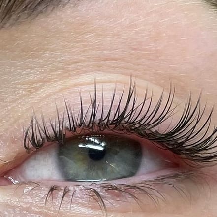 Wimpernverlängerung mit der 1:1 Technik für natürliche Schönheit Berlin OXGE.com Special Offers, Deals & Discounts in Germany