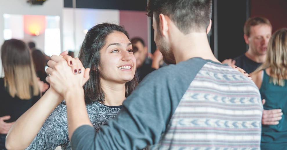 Bis zu 90 Min. Salsa oder Bachata-Anfänger-Stunde für 1 Person Wiesbaden OXGE.com Special Offers, Deals & Discounts in Germany