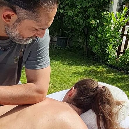 30 – 60 Min. Fuß-, Rücken- oder Ganzkörpermassage für 1 Person Köln OXGE.com Special Offers, Deals & Discounts in Germany
