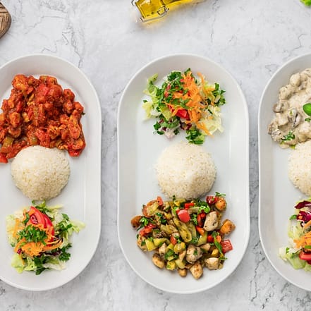 Köstliches Chicken-Menü mit Reis, Salat und Dessert für 1-4 Personen Berlin OXGE.com Special Offers, Deals & Discounts in Germany