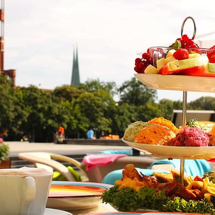 Frühstücks-Brunch-Etagere am Berliner Fernsehturm zu zweit genießen Berlin OXGE.com Special Offers, Deals & Discounts in Germany