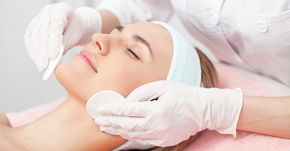 Klassische Gesichtsbehandlung oder Behandlung gegen Hautunreinheiten Berlin OXGE.com Special Offers, Deals & Discounts in Germany