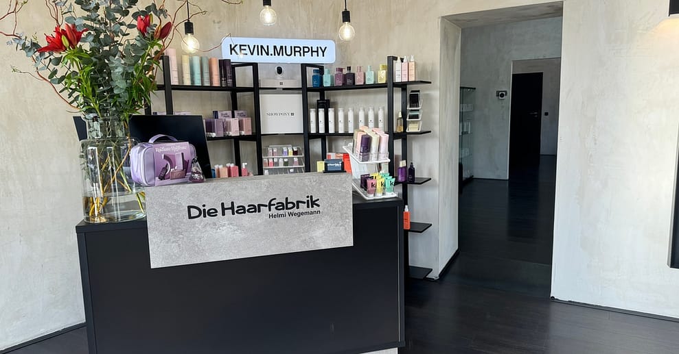 Balayage-Komplettpaket, inkl. Haarschnitt & Gloss-Tönung für 1 Person Düsseldorf OXGE.com Special Offers, Deals & Discounts in Germany