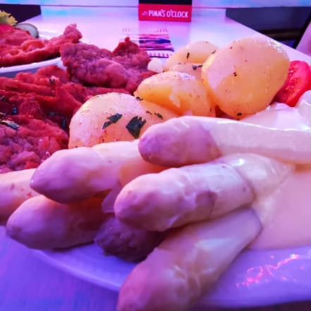 Spargel mit Sauce hollandaise & Kartoffeln, opt. + Schweineschnitzel Berlin OXGE.com Special Offers, Deals & Discounts in Germany