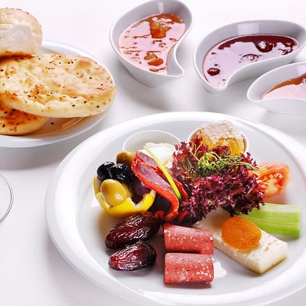 Mediterranes Frühstück inkl. 1 Tasse türkischen Tee für 1 -4 Personen Berlin OXGE.com Special Offers, Deals & Discounts in Germany