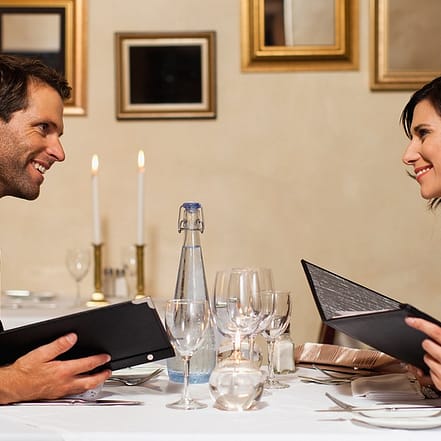 In 3-5 Gängen: Candlelight-Dinner für 2 Personen mit je 1 Aperitif Düsseldorf OXGE.com Special Offers, Deals & Discounts in Germany