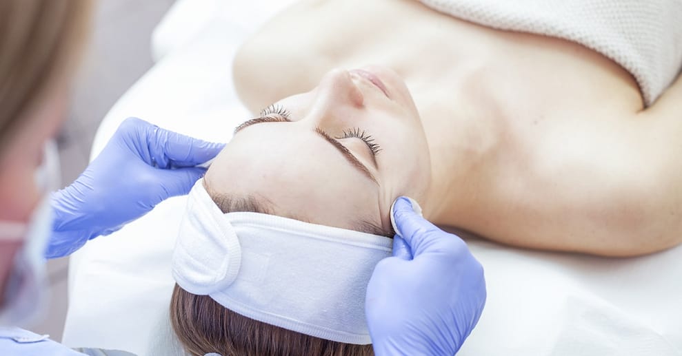 60 Min. manuelle Microdermabrasion inkl. Augenintensivbehandlung Nürnberg OXGE.com Special Offers, Deals & Discounts in Germany
