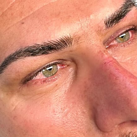Definierte Augenbrauen: Microblading inkl. Nachbehandlung für 1 Person München OXGE.com Special Offers, Deals & Discounts in Germany