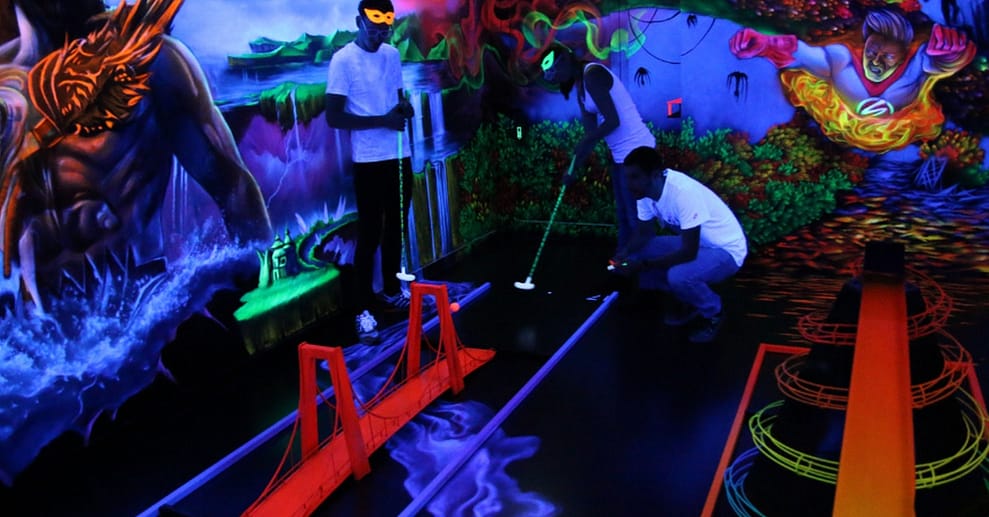Spiel, Spaß und 3D-Effekte: Schwarzlicht-Minigolf inkl. Ausrüstung Mainz OXGE.com Special Offers, Deals & Discounts in Germany
