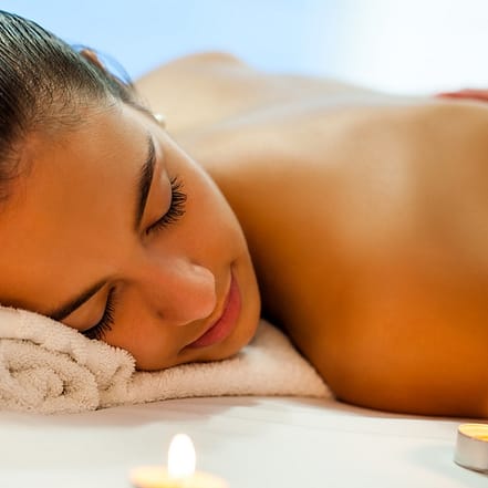 45-60 Min. Aromaöl- oder Hot-Stone-Massage für 1 Person Essen OXGE.com Special Offers, Deals & Discounts in Germany