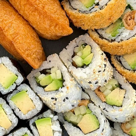 Vielfältige Sushi-Menüs oder Party-Platte für 1, 2 oder 4 Personen Berlin OXGE.com Special Offers, Deals & Discounts in Germany