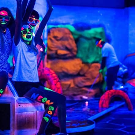 1,5 Std. 3D Neon Minigolf für 2 od. 4 Personen (gültig bis 31.05.2025) Augsburg OXGE.com Special Offers, Deals & Discounts in Germany