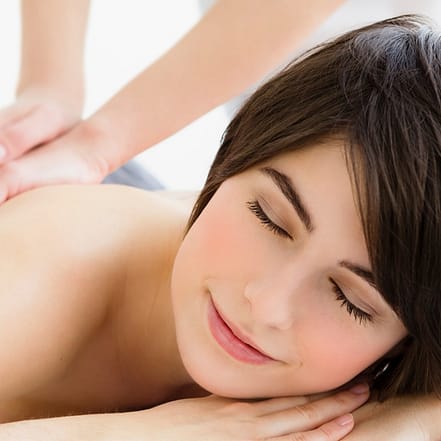 30 Min. Mint-Relax-Massage optional mit Mani- oder Pediküre bei Kosmetikstudio just relaxing (bis zu Berlin OXGE.com Special Offers, Deals & Discounts in Germany