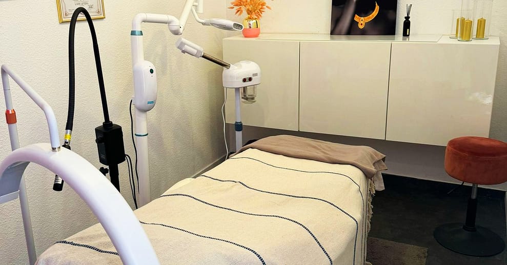 Wimpern nach Wunsch: 1:1 bis Mega Volumen inkl. UV Light & Auffüllen Essen OXGE.com Special Offers, Deals & Discounts in Germany