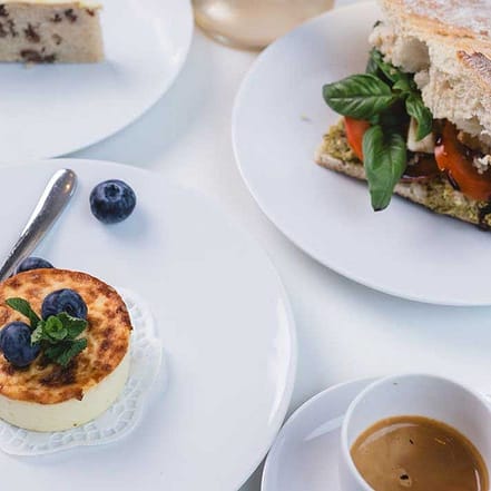 Heißgetränk inkl. Panini oder Kuchen nach Wahl Stuttgart OXGE.com Special Offers, Deals & Discounts in Germany