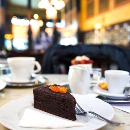 1 Stück Kuchen & 1 Heißgetränk nach Wahl für je 2 oder 4 Personen Berlin OXGE.com Special Offers, Deals & Discounts in Germany