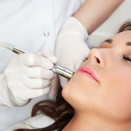 1 oder 2 BB-Glow-Gesichtsbehandlungen oder Microneedling für 1 Person München OXGE.com Special Offers, Deals & Discounts in Germany
