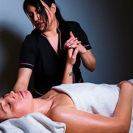 1 oder 2 Hydra-Beauty-Behandlungen für Gesicht / Rücken für 1 Person Braunschweig OXGE.com Special Offers, Deals & Discounts in Germany