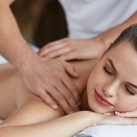 1 oder 2x 30 Min. Professionelle Rücken-Massage für 1 Person Essen OXGE.com Special Offers, Deals & Discounts in Germany