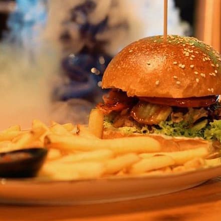 2 Std. Billard mit Burgermenü für 2 oder 4 Personen Frankfurt OXGE.com Special Offers, Deals & Discounts in Germany