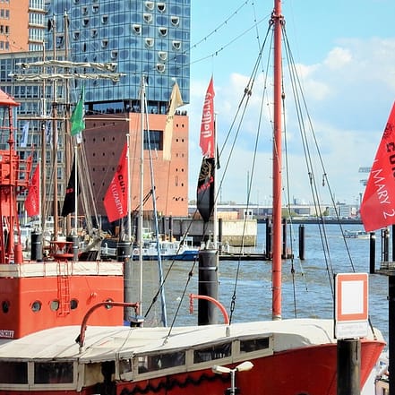 2 Std. Wahrzeichen-Tour Hamburg Hamburg OXGE.com Special Offers, Deals & Discounts in Germany