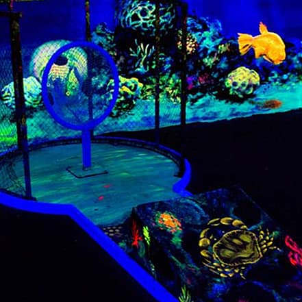 3D-Schwarzlicht-Minigolf inkl. Leihbrille für bis zu 4 Personen Karlsruhe OXGE.com Special Offers, Deals & Discounts in Germany