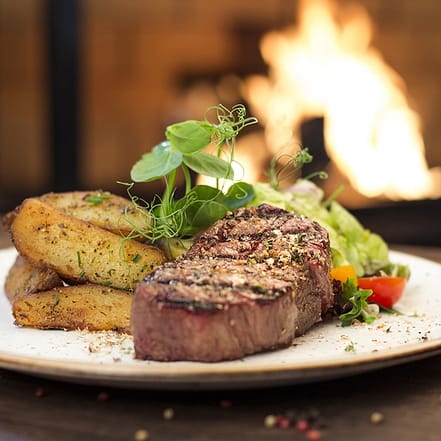 4-Gänge-Menü mit Rindersteak & Lammkotelett für bis zu 8 Personen Hamburg OXGE.com Special Offers, Deals & Discounts in Germany
