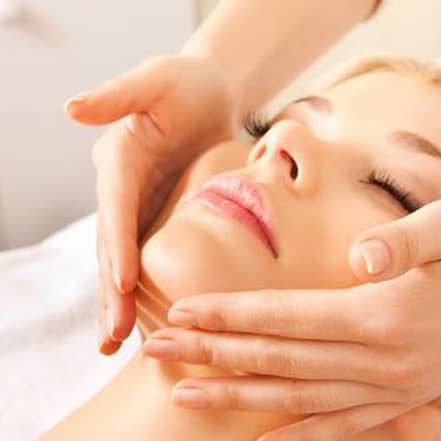 45 Min. Beauty-Express- oder 90 Min. Spezialbehandlung bei Problemhaut Frankfurt OXGE.com Special Offers, Deals & Discounts in Germany