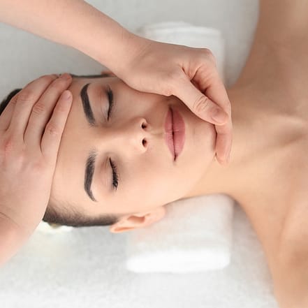 45 Min. klassische Gesichtsbehandlung bei Mora Laser Berlin OXGE.com Special Offers, Deals & Discounts in Germany
