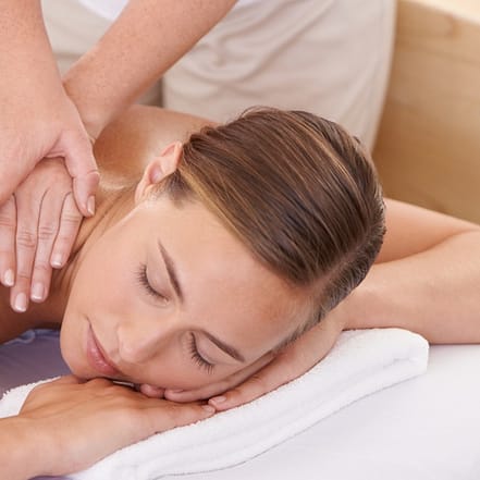 60 Min. Aromaöl-Massage inkl. Fußmassage für 1 Person Dresden OXGE.com Special Offers, Deals & Discounts in Germany