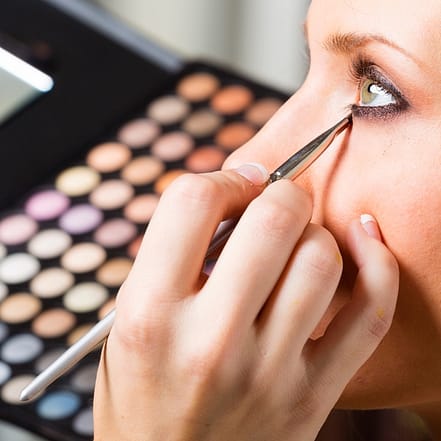 Auftragen von Make-up Dortmund OXGE.com Special Offers, Deals & Discounts in Germany