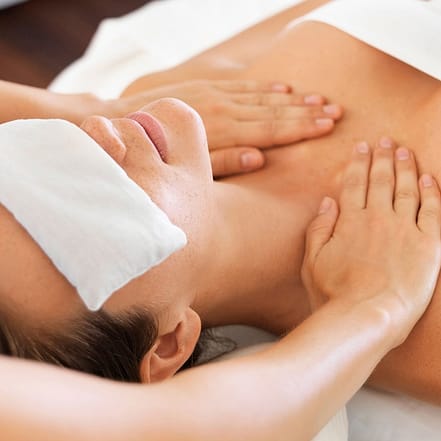 Bis zu 50% Rabatt auf den Gesichtsbehandlung – HydraFacial bei Valipour Kosmetik Frankfurt OXGE.com Special Offers, Deals & Discounts in Germany