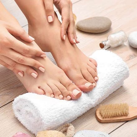 Bis zu 62% Rabatt auf den Maniküre-Pediküre bei Emanuel bei Facialist München OXGE.com Special Offers, Deals & Discounts in Germany