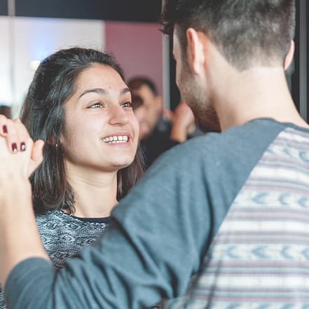 Bis zu 90 Min. Salsa oder Bachata-Anfänger-Stunde für 1 Person Wiesbaden OXGE.com Special Offers, Deals & Discounts in Germany