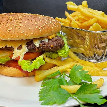 Burger-Genuss mit Pommes, frischem Salat & Dessert für 2 o. 4 Personen Essen OXGE.com Special Offers, Deals & Discounts in Germany