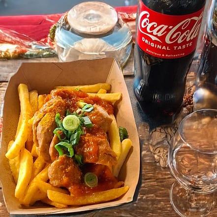 Currywurst mit Pommes und Getränk für 1, 2 oder 4 Personen Berlin OXGE.com Special Offers, Deals & Discounts in Germany