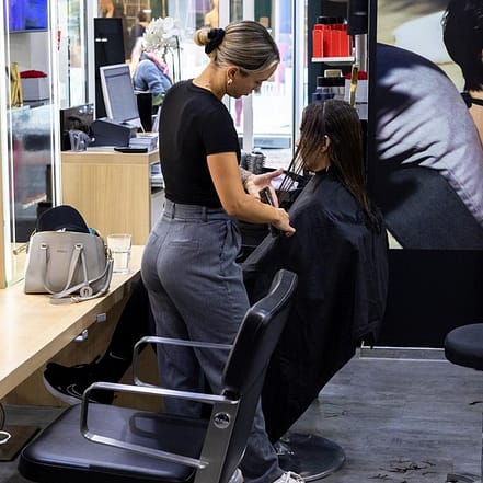 Damen- Haarschnitt inkl. Pflegekur & Kopf-Massage ab 36,90 € Düsseldorf OXGE.com Special Offers, Deals & Discounts in Germany