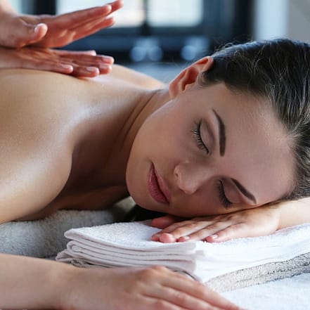 60 oder 90 Min. Wellness-Massage mit Thai-, Straffungs- oder Aromaöl Essen OXGE.com Special Offers, Deals & Discounts in Germany