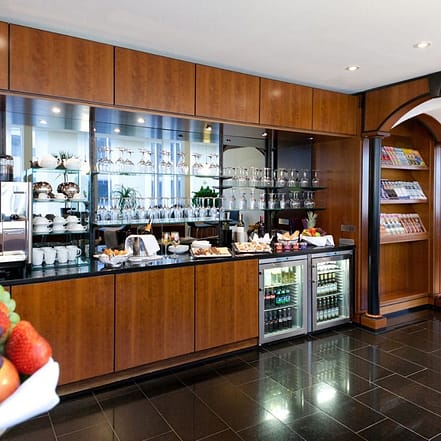 Entspanne vor deinem Flug in der Luxx Lounge mit Snacks, Drinks uvm. Frankfurt OXGE.com Special Offers, Deals & Discounts in Germany