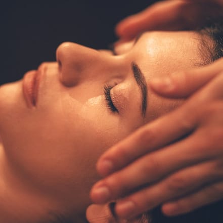 Entspannung pur: Wähle deine perfekte Massage und lass dich verwöhnen Hamburg OXGE.com Special Offers, Deals & Discounts in Germany