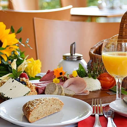 Osterbrunch, 20.04. oder Muttertagsfrühstück, 11.05. für 2 o. 4 Pers. Dresden OXGE.com Special Offers, Deals & Discounts in Germany