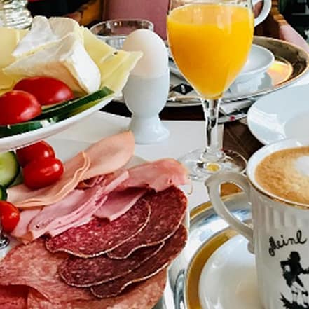 Genieße ein Sektfrühstück in authentischer Wiener Atmosphäre Essen OXGE.com Special Offers, Deals & Discounts in Germany