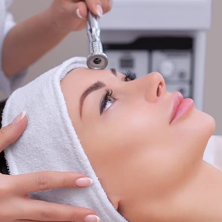Gesichtsbehandlung: Mikrodermabrasion, Microneedling, Hyaluron & mehr Berlin OXGE.com Special Offers, Deals & Discounts in Germany