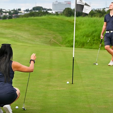 Golf Schnupperkurs mit Putt-Wettbewerb für 2 oder 4 Personen Stuttgart OXGE.com Special Offers, Deals & Discounts in Germany