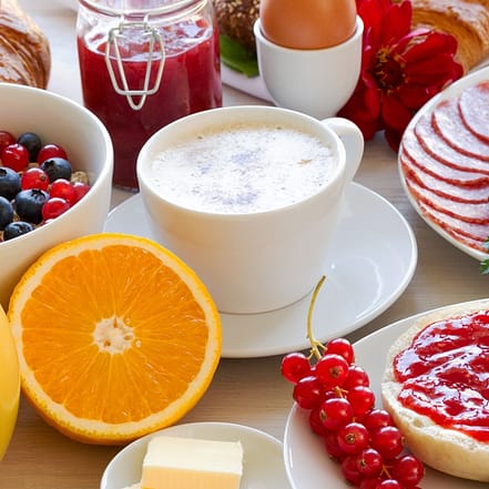 Gourmet-Frühstück inkl. Orangensaft & Kaffee für 2-4 Personen Essen OXGE.com Special Offers, Deals & Discounts in Germany
