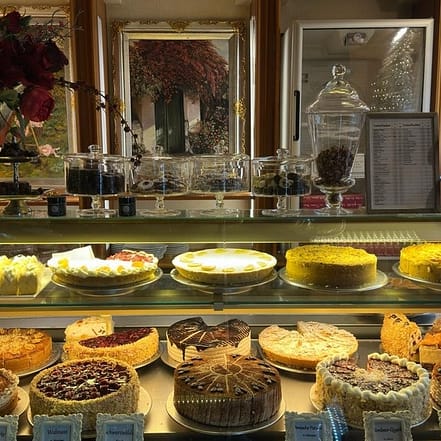 Hausgemachte Torte & Heißgetränk für 1 – 8 Personen Hamburg OXGE.com Special Offers, Deals & Discounts in Germany