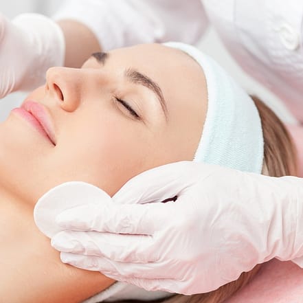 Klassische Gesichtsbehandlung oder Behandlung gegen Hautunreinheiten Berlin OXGE.com Special Offers, Deals & Discounts in Germany
